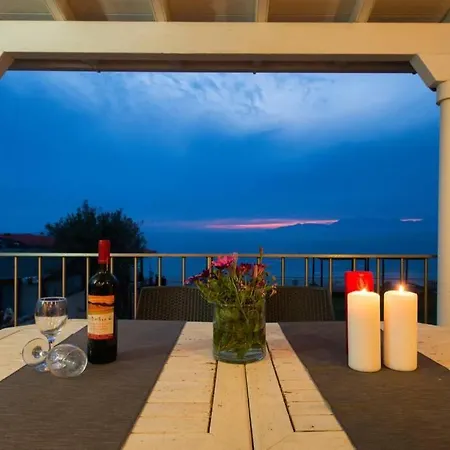 Maistro House Nyaraló
