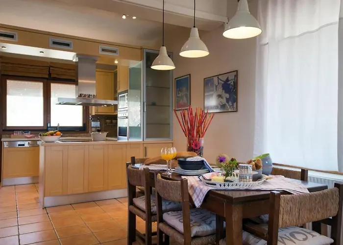 Maistro House *