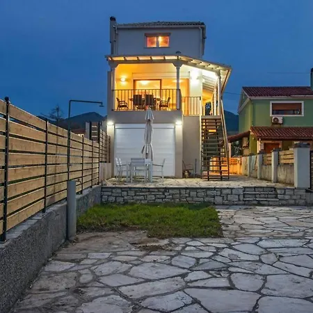 Nyaraló Maistro House *