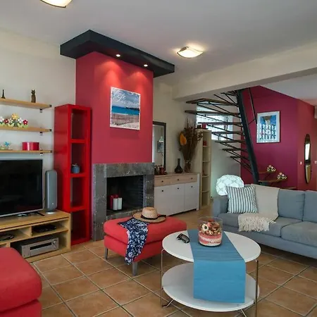 Maistro House